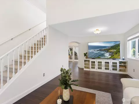 Living - 18124 28th Dr SE, Bothell, WA 98012 photo 5 of 7