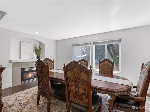 Dining - 18124 28th Dr SE, Bothell, WA 98012 photo 2 of 3