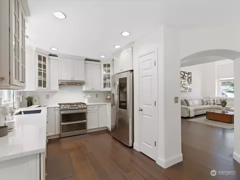 Kitchen - 18124 28th Dr SE, Bothell, WA 98012 photo 4 of 4