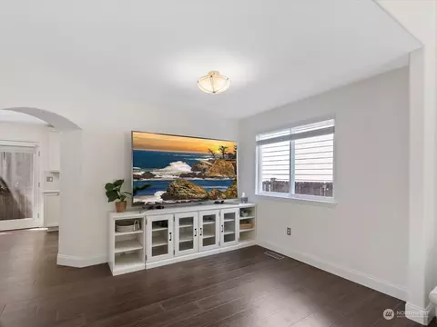 Living - 18124 28th Dr SE, Bothell, WA 98012 photo 2 of 7