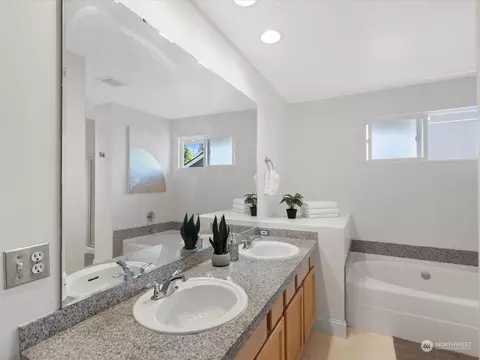 Bath - 18124 28th Dr SE, Bothell, WA 98012 photo 2 of 4