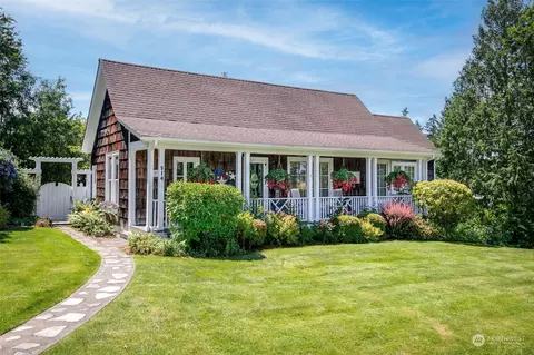 514 Martin St, Steilacoom, WA 98388