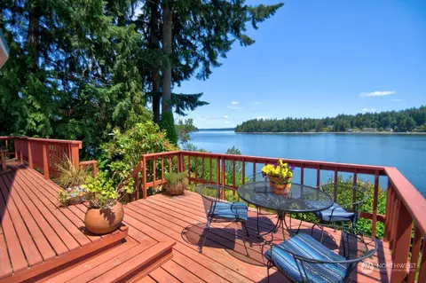 2710 Madrona Beach Rd NW, Olympia, WA 98502