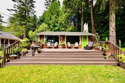 3319 Walnut Ct, Camano Island, WA 98282
