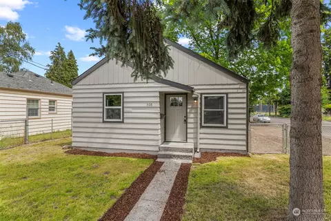 308 SW 5th Ave, Kelso, WA 98626