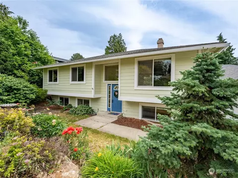 1416 Easthills Ter, East Wenatchee, WA 98802