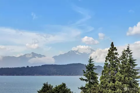5435 47th SW, Seattle, WA 98136