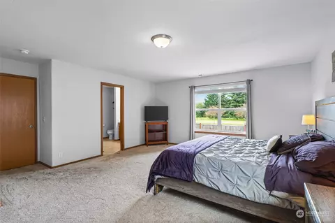 Bedroom - 927 Riddell Ave NE, Orting, WA 98360 photo 3 of 6