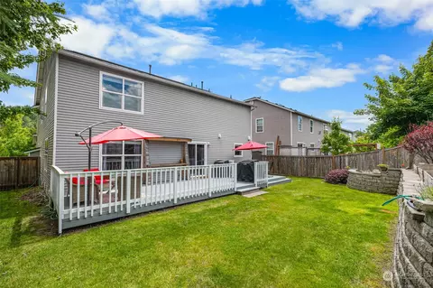 Exterior - 927 Riddell Ave NE, Orting, WA 98360 photo 9 of 10
