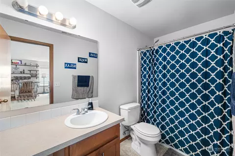 Bath - 927 Riddell Ave NE, Orting, WA 98360 photo 3 of 3