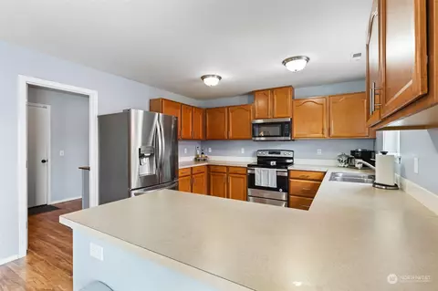 Kitchen - 927 Riddell Ave NE, Orting, WA 98360 photo 3 of 3