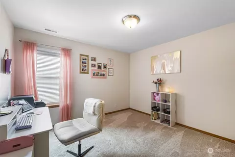 Bedroom - 927 Riddell Ave NE, Orting, WA 98360 photo 6 of 6