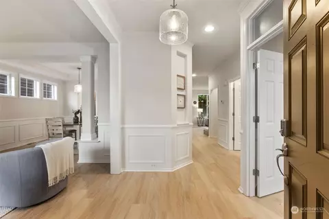 Entry Way - 15924 35th Dr SE, Bothell, WA 98012 photo 3 of 5