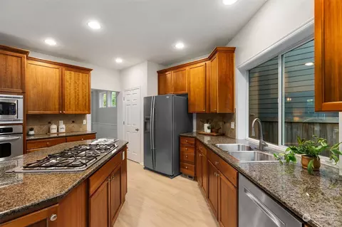 Kitchen - 15924 35th Dr SE, Bothell, WA 98012 photo 2 of 3