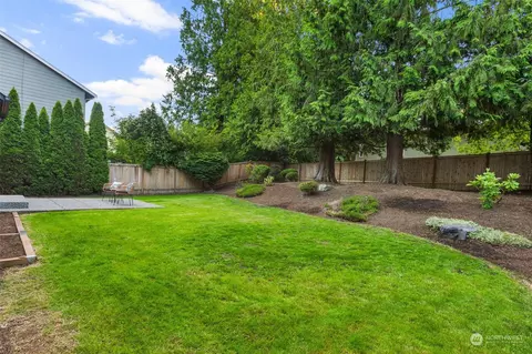 Exterior - 15924 35th Dr SE, Bothell, WA 98012 photo 4 of 5