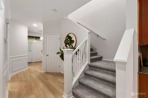 Entry Way - 15924 35th Dr SE, Bothell, WA 98012 photo 4 of 5