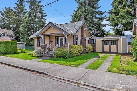 1207 N 2nd St, Renton, WA 98057