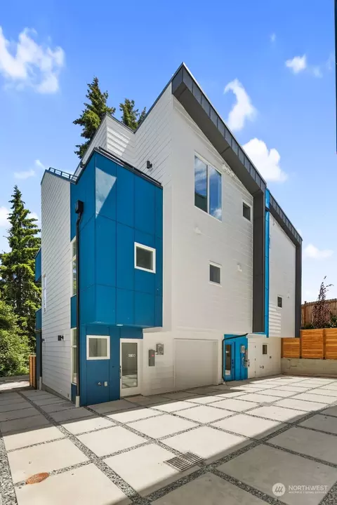 4516 B 33rd Ave S, Seattle, WA 98118