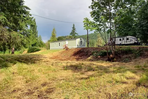 18320 Pioneer Way E, Orting, WA 98360