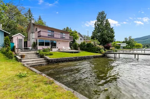 451 E Lake Samish Dr, Bellingham, WA 98229