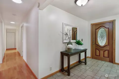 Entry Way - 7209 Juniper Dr, Everett, WA 98203 photo 1 of 1