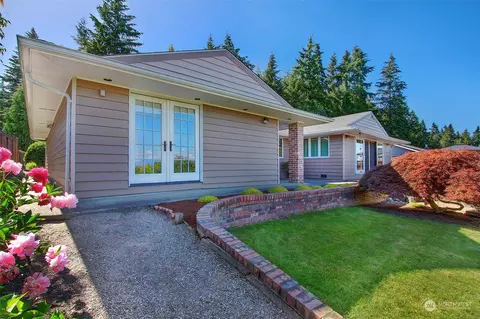 Exterior - 7209 Juniper Dr, Everett, WA 98203 photo 7 of 10