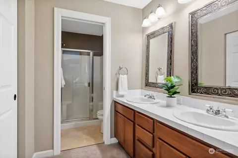 Bath - 21220 11th Dr SE, Bothell, WA 98021 photo 2 of 4