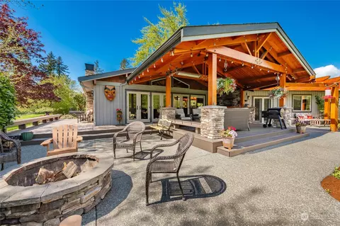 9234 Harvey Rd, Blaine, WA 98230
