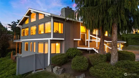 Exterior - 18017 Talbot Rd, Edmonds, WA 98026 photo 10 of 10