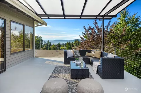 Exterior - 18017 Talbot Rd, Edmonds, WA 98026 photo 6 of 10