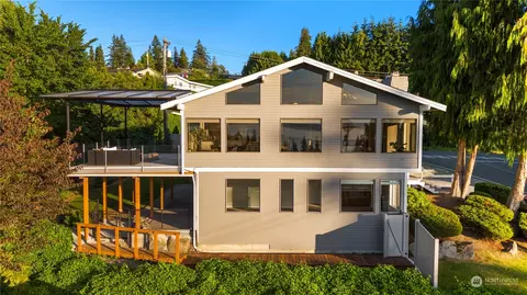 Exterior - 18017 Talbot Rd, Edmonds, WA 98026 photo 9 of 10