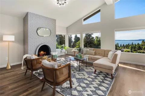 Living - 18017 Talbot Rd, Edmonds, WA 98026 photo 1 of 3