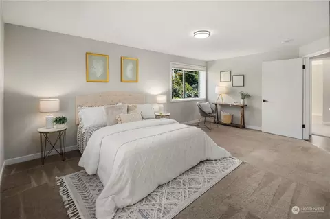Bedroom - 18017 Talbot Rd, Edmonds, WA 98026 photo 1 of 2