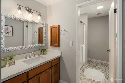 Bath - 18017 Talbot Rd, Edmonds, WA 98026 photo 1 of 2