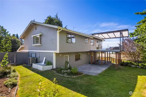 Exterior - 18017 Talbot Rd, Edmonds, WA 98026 photo 3 of 10