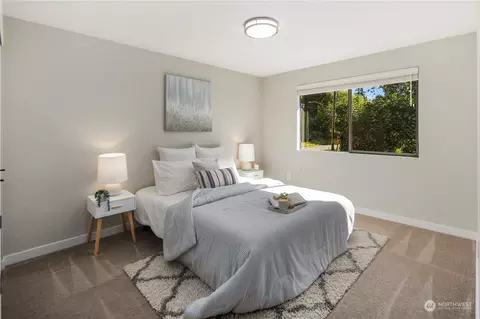 Bedroom - 18017 Talbot Rd, Edmonds, WA 98026 photo 2 of 2
