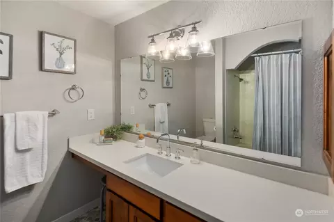 Bath - 18017 Talbot Rd, Edmonds, WA 98026 photo 2 of 2