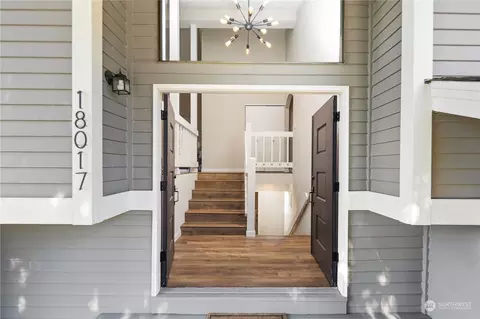 Entry Way - 18017 Talbot Rd, Edmonds, WA 98026 photo 1 of 1