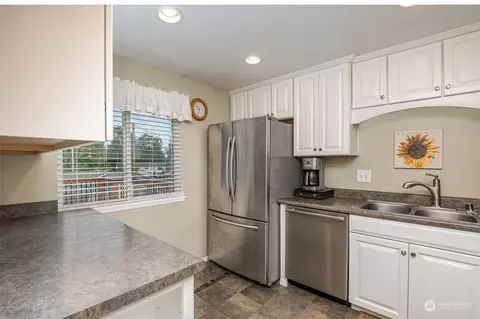 426 212 St SW, Bothell, WA 98021 photo 9