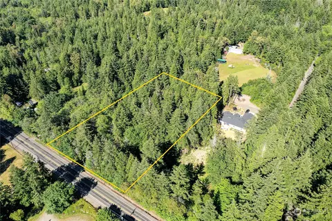 7106 161st Ave NW, Lakebay, WA 98349