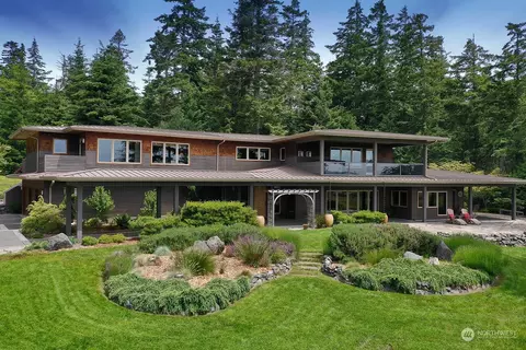 6591 Deer Foot Ln, Freeland, WA 98249
