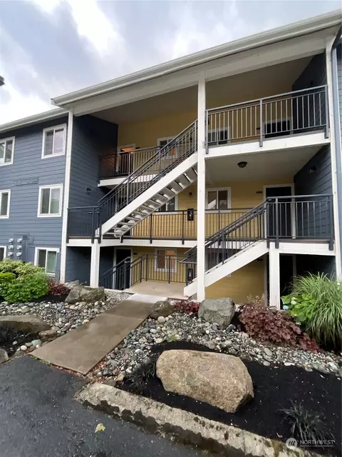 12613 SE 41st Pl #E303, Bellevue, WA 98006
