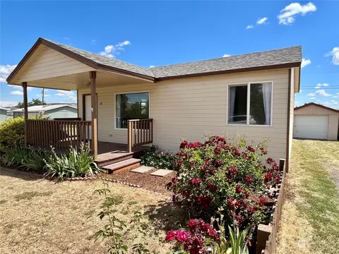 34 N Juniper St, Soap Lake, WA 98851