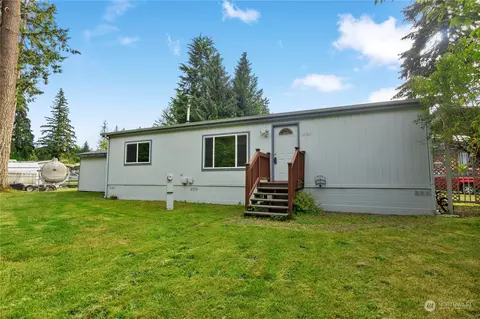 19120 1st St E, Lake Tapps, WA 98391