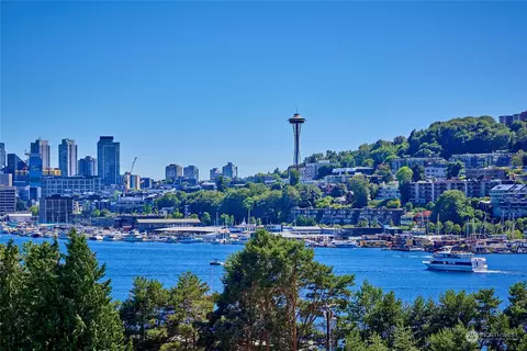 1760 N Northlake Way #527, Seattle, WA 98103