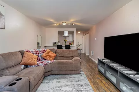 8911 Holly Dr #108, Everett, WA 98208
