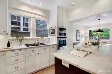 2007 E Lynn St, Seattle, WA 98112 photo 12