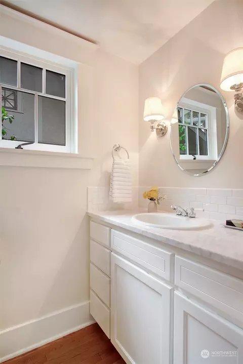 2007 E Lynn St, Seattle, WA 98112 photo 11