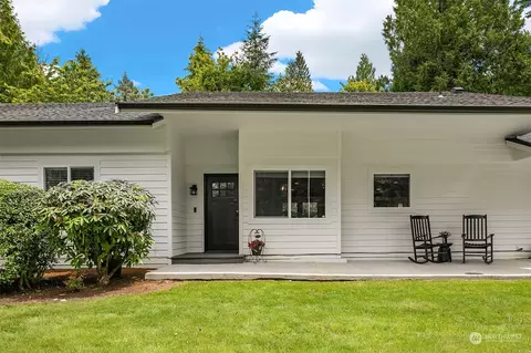 18208 E Spring Lake Dr SE, Renton, WA 98058