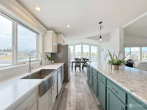 968 N Violet Ave, Sequim, WA 98382 photo 6